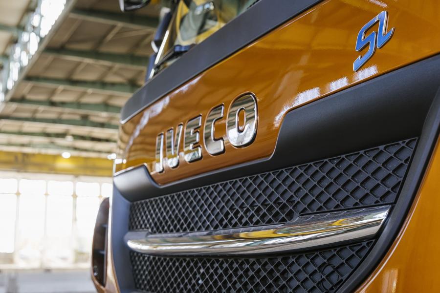 Логотип Iveco Stralis X-WAY 400SL 8x4 Mixer 2017 года  (фото 4 из 11)